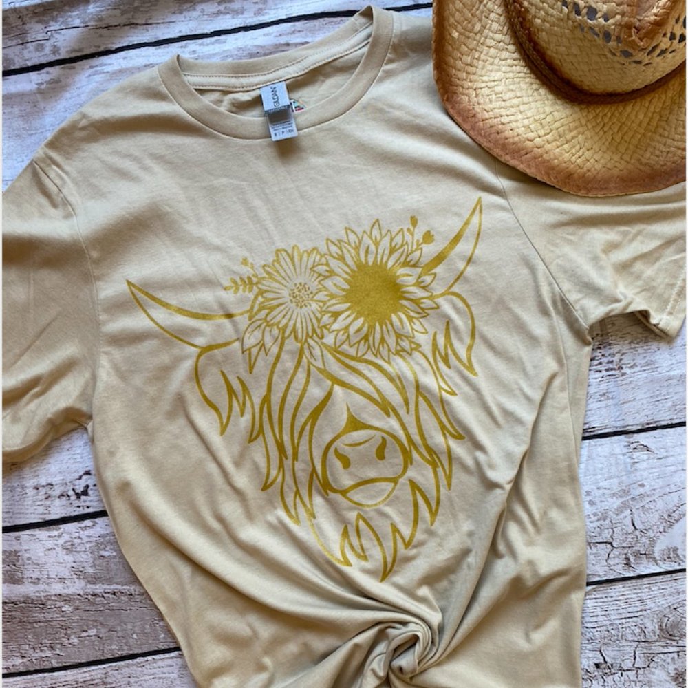 Gold/Sand Highland Cow Tee - Picture 1 of 1